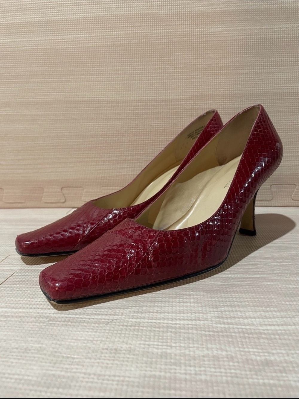 Karen Scott Burgundy Croc-Embossed Pumps